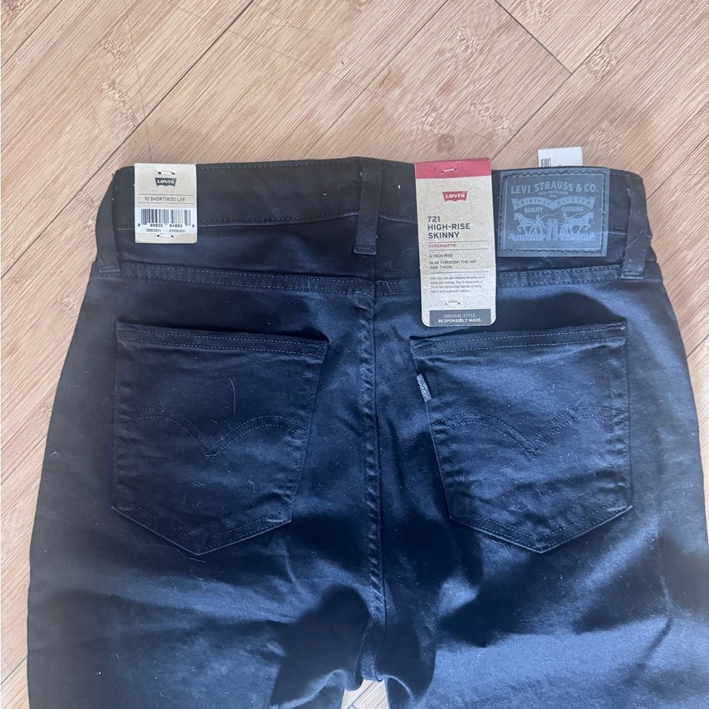 ✨ Levi’s 721 High-Rise Skinny Jeans – Women’s Size 30 – NWT - Picture 3 of 4